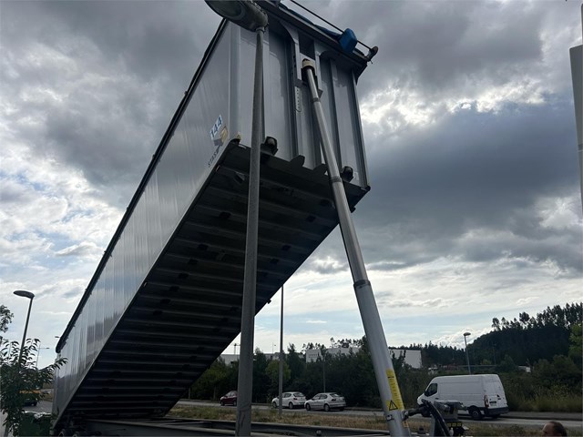 Basculante Stas 50m3