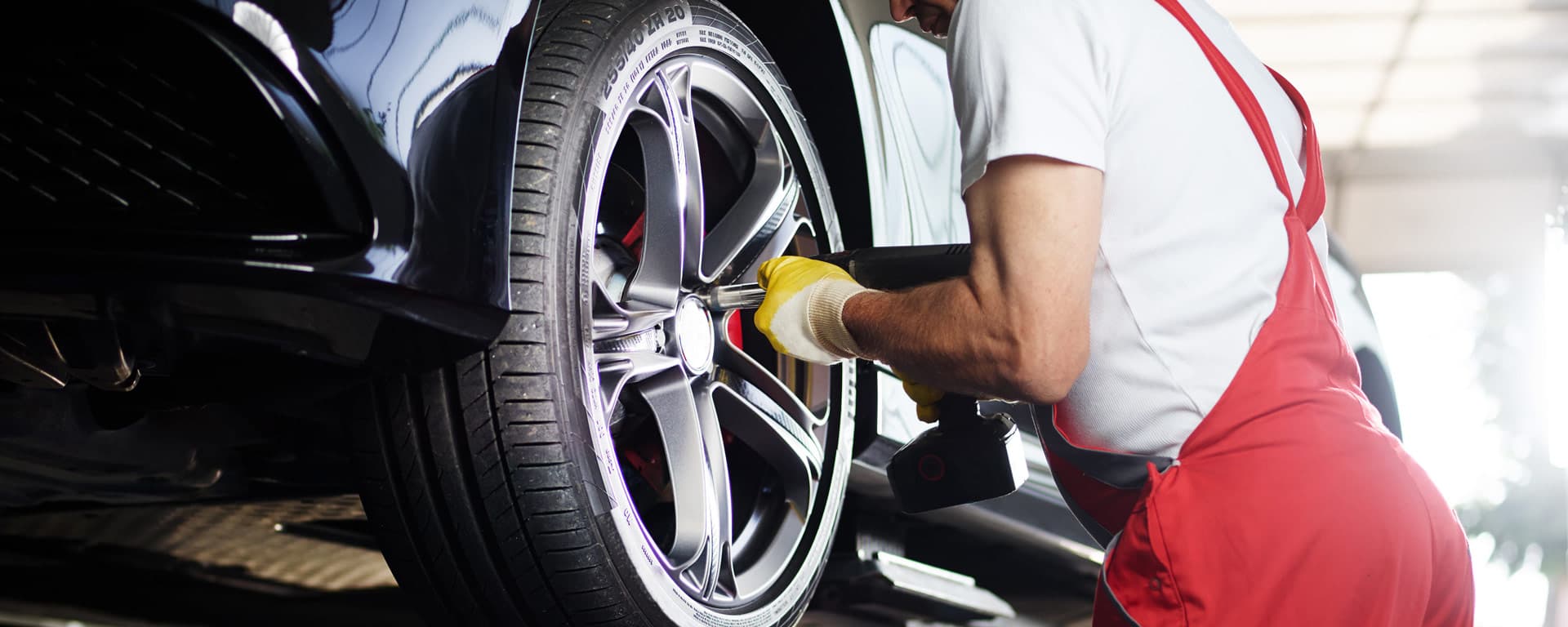 Contacta con nosotros para reparar tu coche en Milladoiro