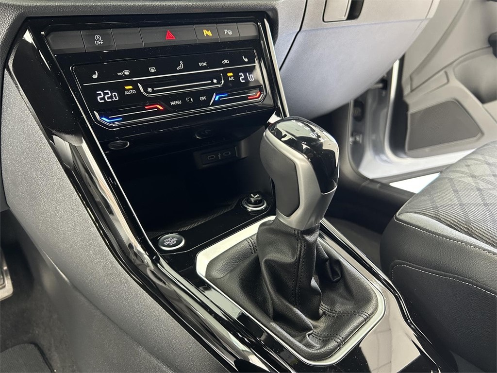 Foto 10 VW T ROC R-LINE